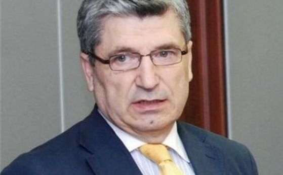 Илиян Василев: Каква е разликата между Борисов и Радев